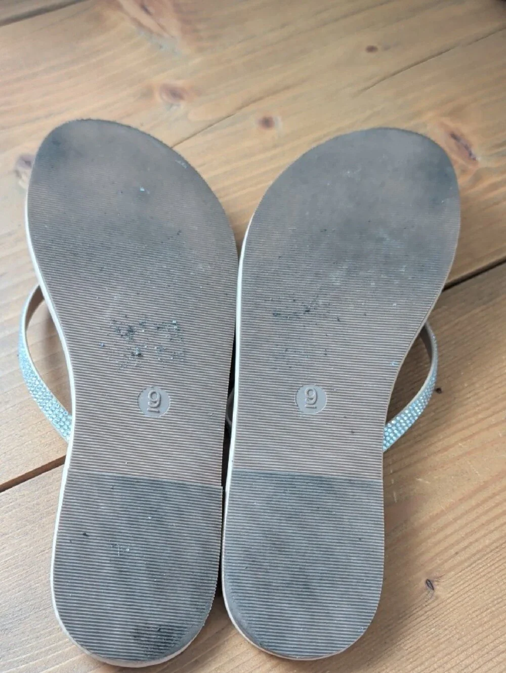 Shade & Shore Ivory Sandal Thongs with Sparkling Silver Straps